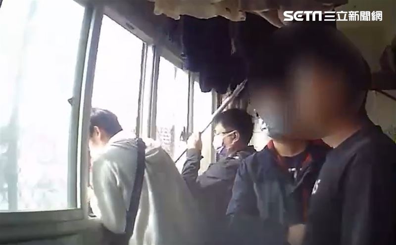 家遭搜索毒丟遮雨棚　警漁網撈毒他慘