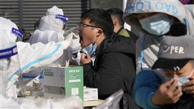 中國近日新冠肺炎疫情急升，多個省市傳出本土確診案例。（示意圖／美聯社／達志影像）