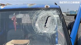 國道,高雄,鼎金路段,不明物體,小貨車