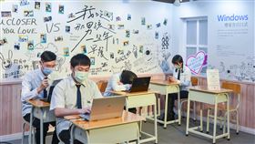 ▲買電腦送客製化告白巧克力一盒!（圖／業者提供）