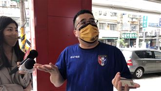 宣布退休首現身　石明謹聲請憲法違憲