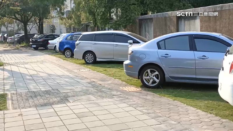 車亂停遭怨雙標　雲林人行道停車惹議
