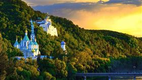 「斯維亞托戈爾斯克洞窟修道院」FB