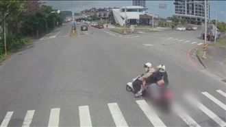 少年鬼切擊落重機　傻眼畫面曝光