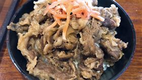 肉片照(記者黃仲丘攝影)