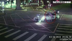 賓士妹,噴飛,空翻,中和,翻攝畫面