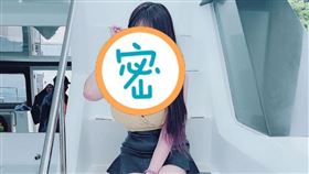 趴引擎蓋辣妹身分曝！JKF女郎兼直播主　圈粉破10萬。當事人IG