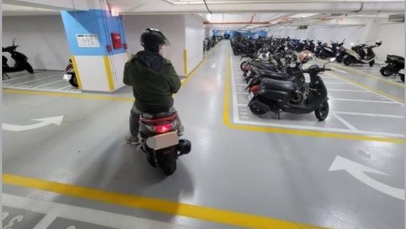 竹北遠百停車找嘸出口　遇三角洲崩潰