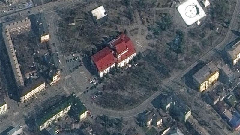 馬立波劇院遭俄軍轟炸　千名婦幼倖存