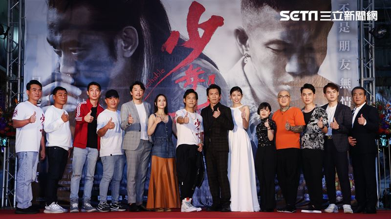 顏正國導演、黃尚禾、李千那、段鈞豪、張寗、張鐵齒、吳信翰、阮橋本( 剛鐵爸)、陳隆龍、張峰議、蕭子涵出席「少年吔」首映會。（記者邱榮吉/攝影）