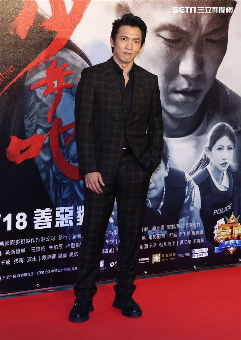 顏正國導演、黃尚禾、李千那、段鈞豪、張寗、張鐵齒、吳信翰、阮橋本( 剛鐵爸)、陳隆龍、張峰議、蕭子涵出席「少年吔」首映會。（記者邱榮吉/攝影）