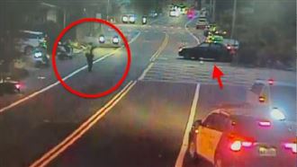 竹縣警攔查開2槍　3男撞警逃逸