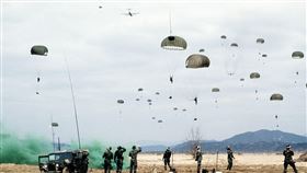 傘兵，(圖／Pixabay)