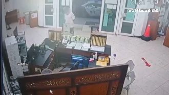 逛夜市拿安全帽打人！男涉傷害進警局