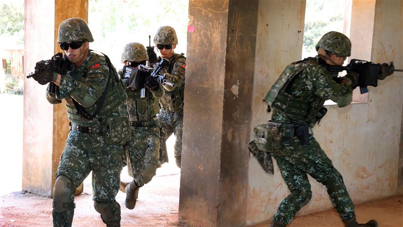 特戰兵沒戰鬥裝　學者揪「唱衰」疑點