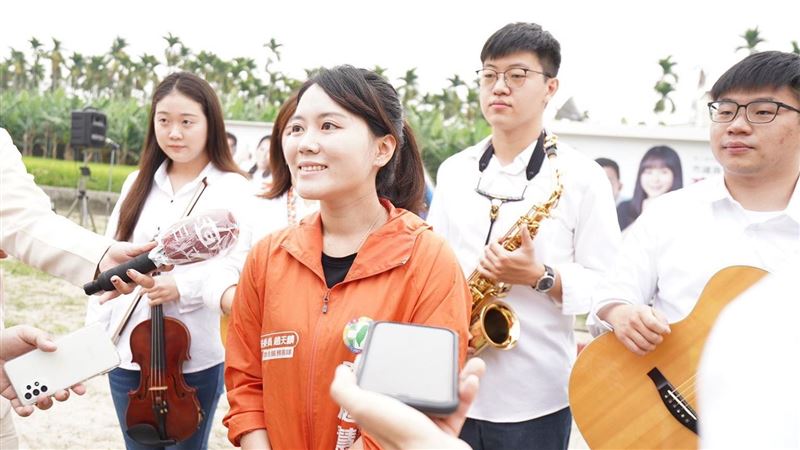高雄新人李庭慧拚旗美區初選