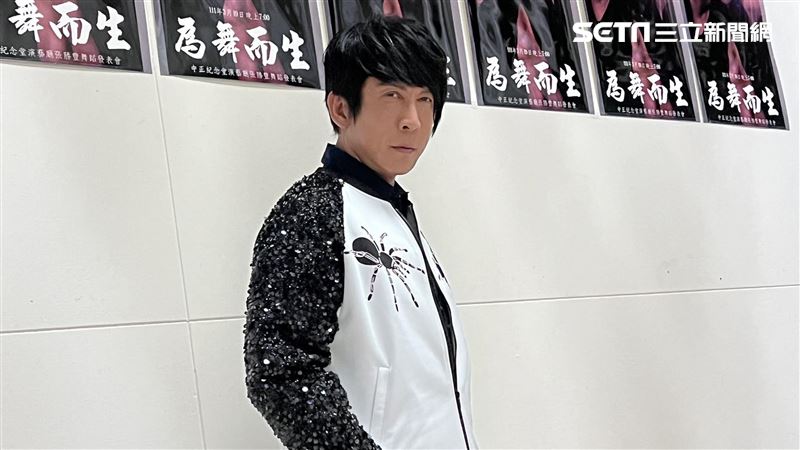 張勝豐為舞展掏空存款　憶亡父淚崩