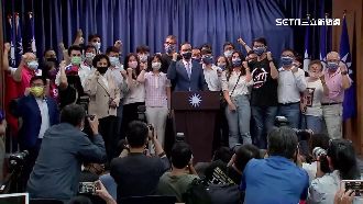 鍾小平退黨又回鍋　新人怨國民黨不公