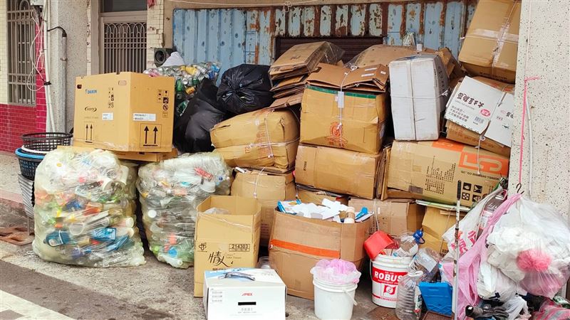 回家祭祖進不去　竟是惡鄰回收堵門口