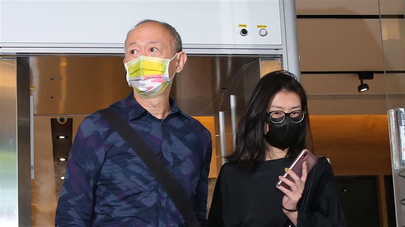 無法看顧寶明照片　摯友痛喊被割肉