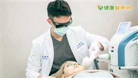 林暐熙醫師提醒，雖然處理肌膚問題時，「彩衝光」相較皮秒雷射功用更多樣化些，但民眾若想選擇醫美療程，還是需要經由醫師的專業判斷，採取最適合的治療方式。