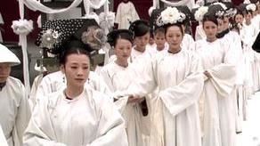 皇上駕崩…端妃頭配灰花？原因震驚