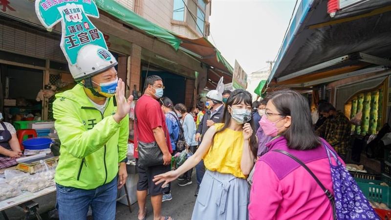 高嘉瑜台南助選飆唱　他笑：威力驚人