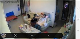 女看護指控刑事局林姓警官對她施暴，林姓警官也指母親被女看護挖嘴巴 林姓警官提供