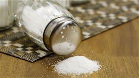 ▲王雞屎經營鹽業成功後，也不忘回饋地方鄉民。（示意圖／翻攝自Pixabay）