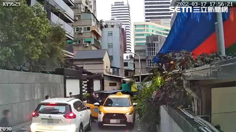 小黃運將趴趴走運毒　車內藏專屬密室