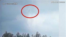 中國東方航空波音737墜毀 垂直墜機畫面（圖／AP／viralpress授權）（此畫面假的！此圖勿用）