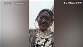 影／衰爆！正妹做完頭髮突遇下雨 整臉黑上計程車又闖禍