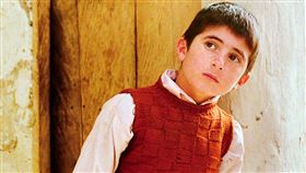 《何處是我朋友的家？》雅俗共賞，奠定阿巴斯當代電影大師的地位。（圖／海鵬提供）