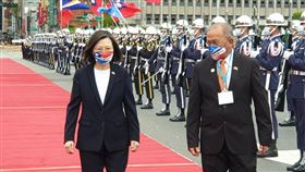 蔡英文總統軍禮迎馬紹爾總統。（圖／記者黎冠志攝影）