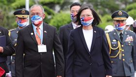 蔡英文主持「軍禮歡迎馬紹爾群島共和國總統柯布亞伉儷」（總統府提供）