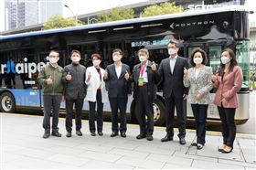 鴻海Model T電動巴士快閃台北。（圖／鴻海提供）