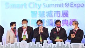 智慧城市展台北場開幕典禮2022智慧城市展台北場22日起在南港展覽館2館登場，經濟部長王美花（左起）、台北市長柯文哲、和碩董事長童子賢、桃園市長鄭文燦、國發會主委龔明鑫等出席開幕式。中央社記者王飛華攝  111年3月22日