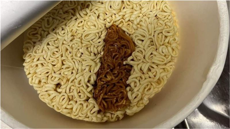 泡麵驚見詭胎記 　前員工出面解答了