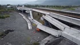 花蓮玉興橋面斷裂