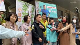▲張志豪議員陪同黃淑君、李宇翔、曾進益等三人登記參選。（圖／相關單位提供）