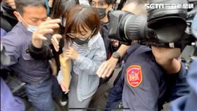 檢方諭令100萬元交保，林穎孟步出台北地檢署。（圖／記者楊忠翰攝影）