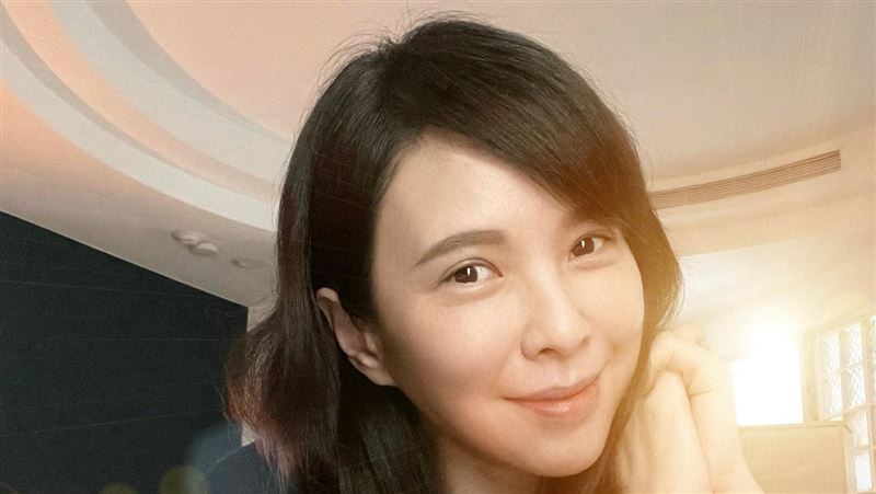 愛子脊椎側彎恐開刀　天心斷生子念頭