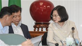 民進黨黨主席蔡英文主持中常會　圖／記者林敬旻攝