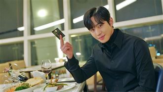 安孝燮打臉負評！甜吻金世正稱霸收視