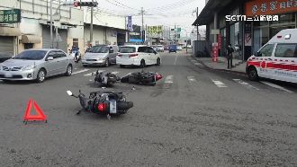 轎車闖紅燈撞進機車群　3騎士擦挫傷