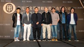導演合照左起：導演顏正國、導演朱延平、曼尼托克董事長張威縯、吳功理事長、導演姜瑞智、陳保中導演、柯孟融導演。。（圖／齊石提供）