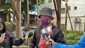 「學生女神」馨亞挨告侵占，今天下午前往警局說明。（圖／記者楊忠翰攝影）