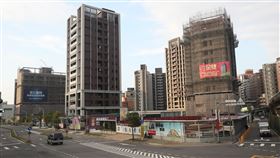 升息增民眾貸款壓力  蘇貞昌：研討政策工具協助民進黨立委郭國文18日在立法院會質詢指出，央行升息1碼造成紓困貸款、青年購屋壓力，詢問能否對紓困貸款、學貸減息。行政院長蘇貞昌表示，幫忙青年、購屋族需用另外政策工具，會請相關部會研討。圖為新北市二重重劃區。中央社記者吳家昇攝  111年3月18日