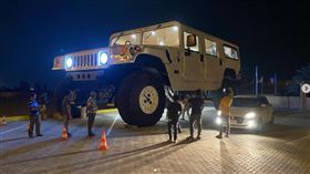  阿聯王室曝私人收藏！訂製地表「最大台悍馬」內裝2層樓房（圖／翻攝自shhamadbinhamdan IG）