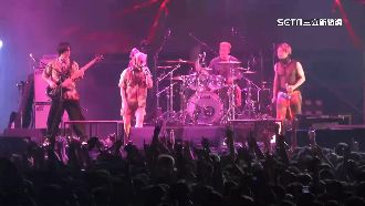 炎亞綸身穿透膚裝　厚實胸肌若隱若現